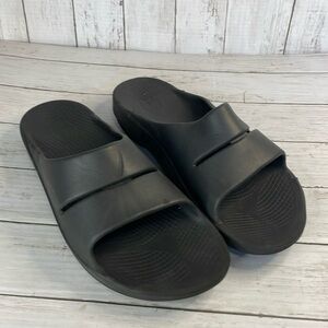 Oofos OOahh Slide Sandals